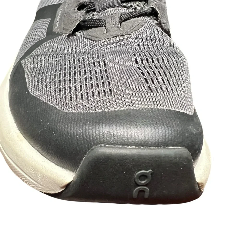 On Running Women’s Cloudrunner 2 Running Athletic Shoes US 9 Black Gray